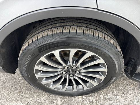 Certified 2023 Lincoln Aviator AWD w/ Premium Package image 10