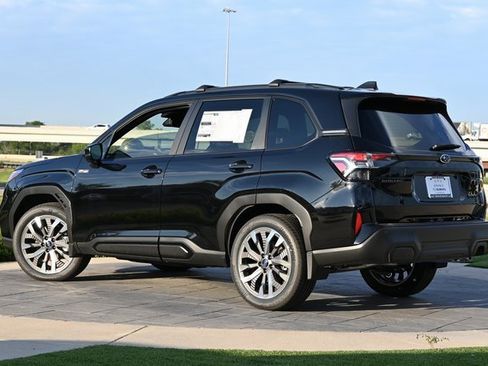 New 2025 Subaru Forester Touring image 4