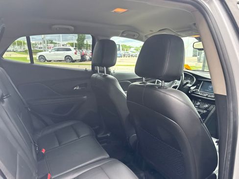 Used 2018 Buick Encore Essence FWD image 11