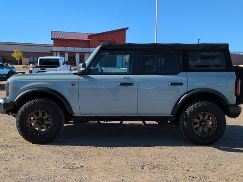 Used 2021 Ford Bronco Badlands image 6