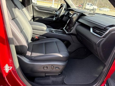 Used 2024 GMC Acadia Elevation w/ Luxury Package image 18