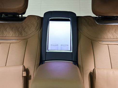 Used 2023 Land Rover Range Rover LWB SV Autobiography image 45