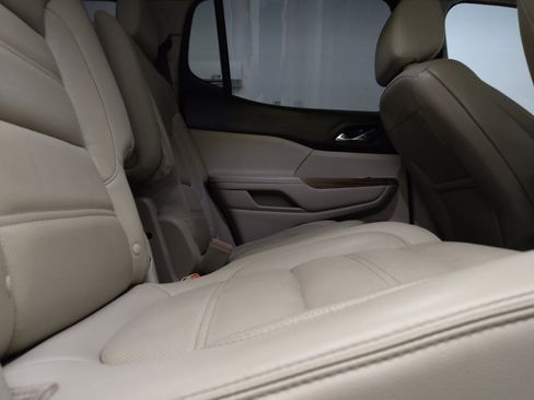 Used 2018 GMC Acadia Denali w/ Technology Package FWD image 19