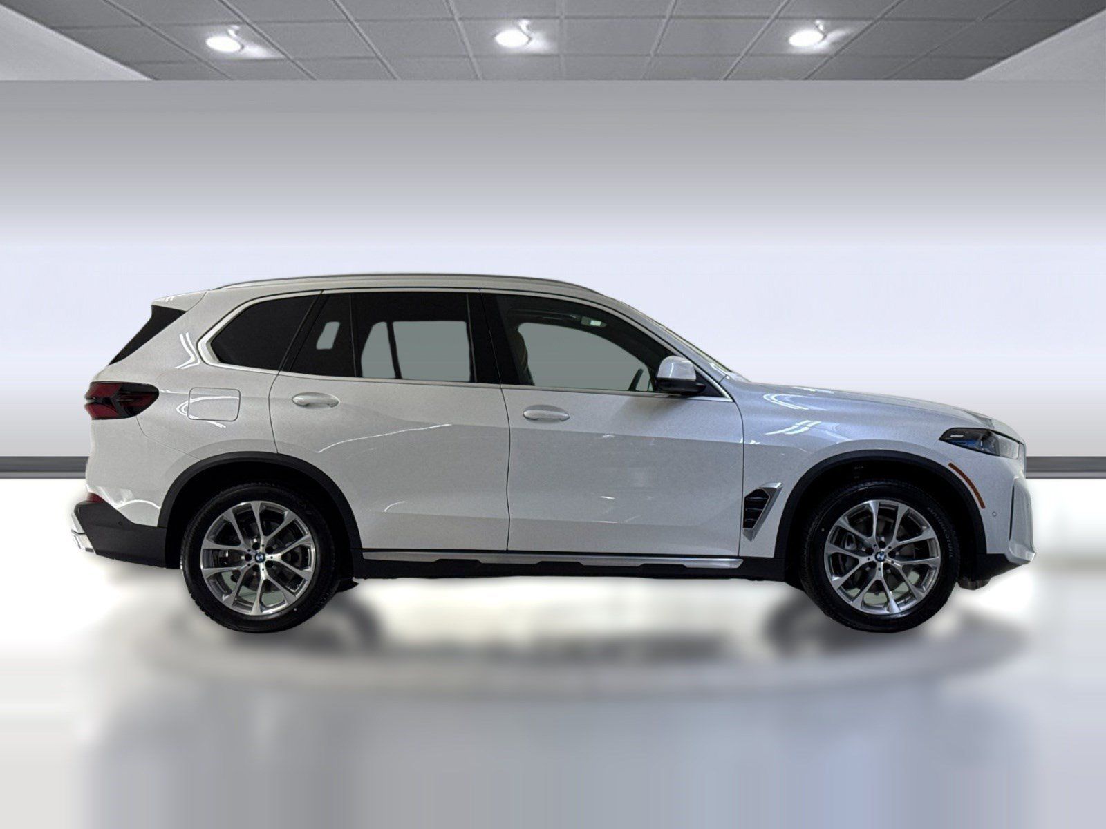 Used 2026 BMW X5 xDrive40i w/ Premium Package AWD/4WD image 8
