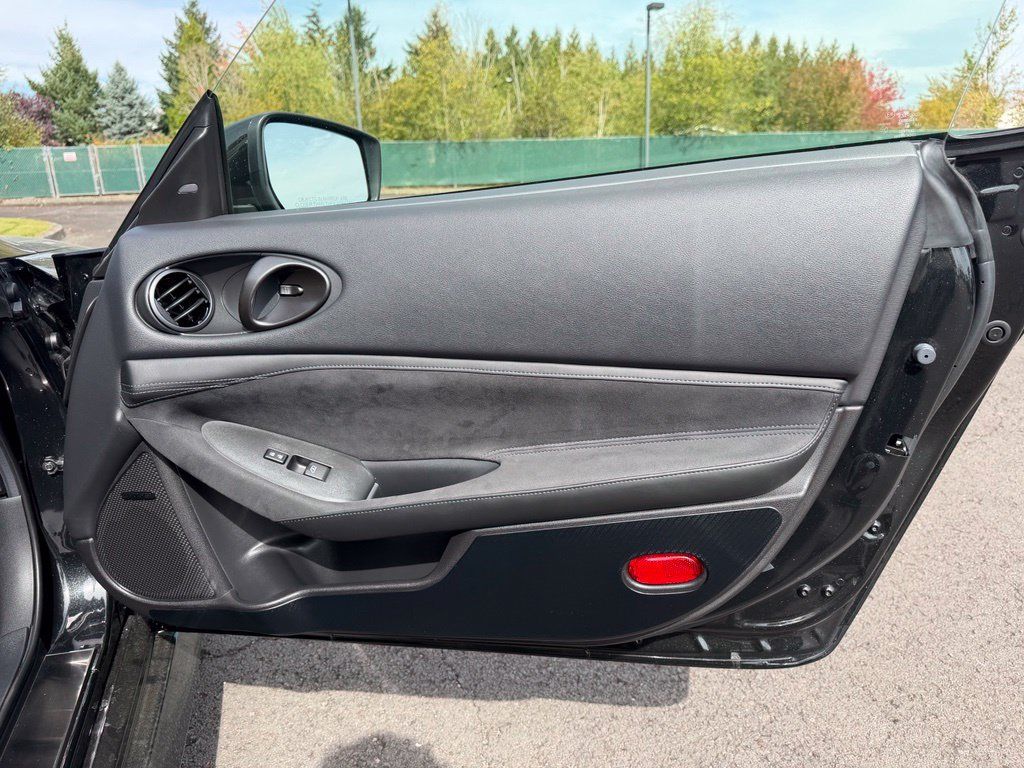 Used 2024 Nissan Z Performance w/ Floor Mat Package RWD image 29