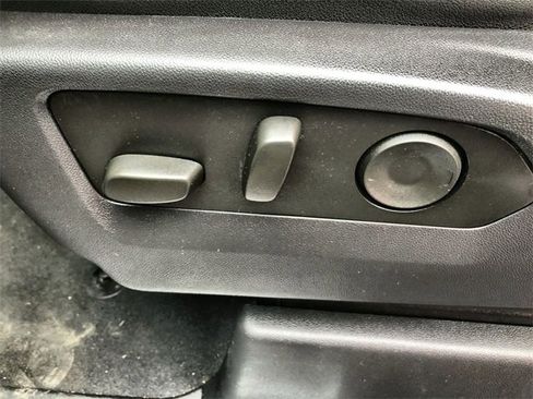 Used 2025 GMC Sierra 1500 SLT image 12