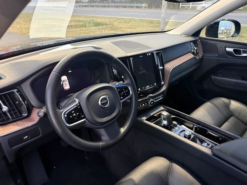 Used 2024 Volvo XC60 B5 Plus image 10