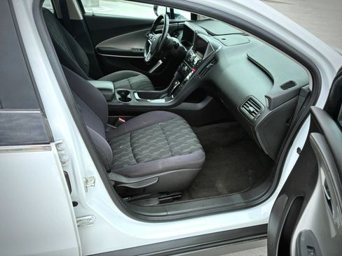 Used 2014 Chevrolet Volt FWD image 27
