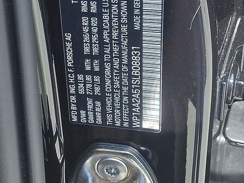 Used 2025 Porsche Macan image 26