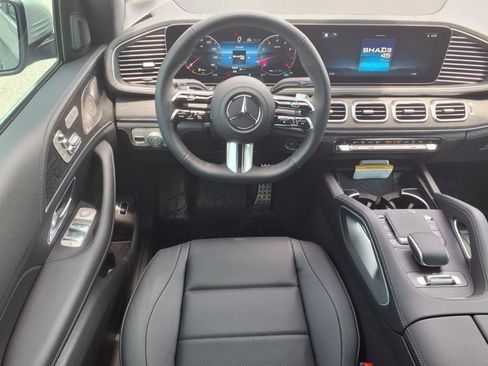 Used 2025 Mercedes-Benz GLS 450 4MATIC image 11