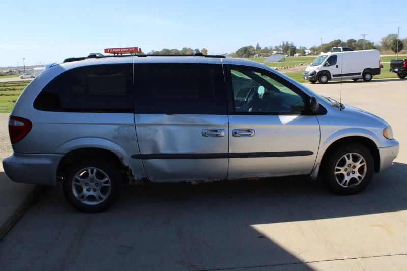 Used 2002 Dodge Grand Caravan Sport FWD image 4