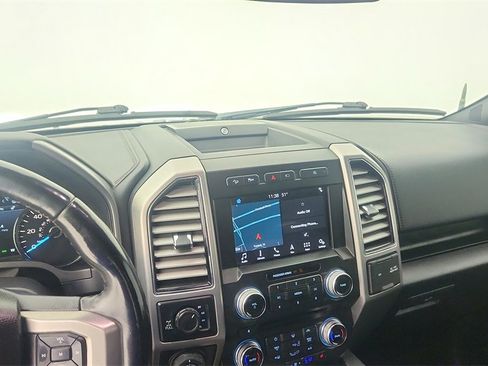 Used 2018 Ford F150 Platinum w/ Equipment Group 701A Luxury image 22