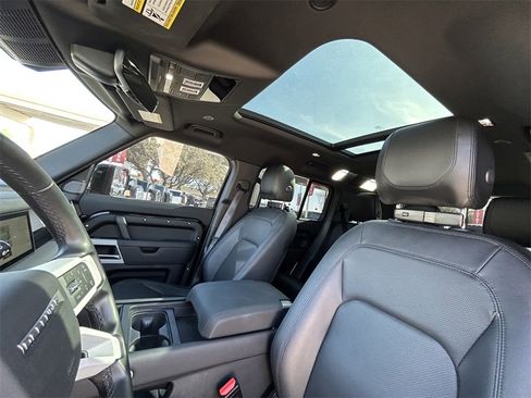 Used 2024 Land Rover Defender 110 S image 12