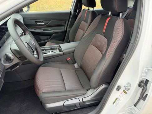 New 2026 Nissan Sentra SR w/ Floor Mat Package image 11