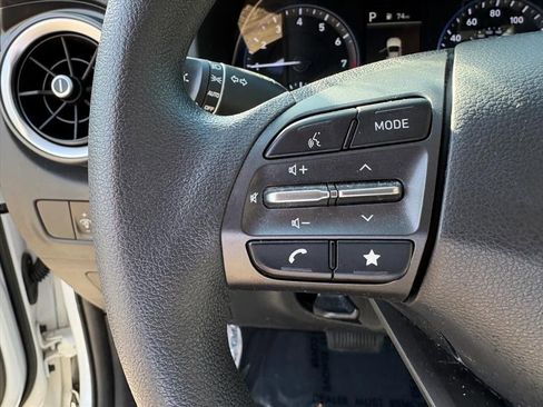 Used 2022 Hyundai Kona SE FWD image 11