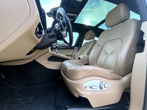 Used 2019 Porsche Macan S AWD/4WD image 13