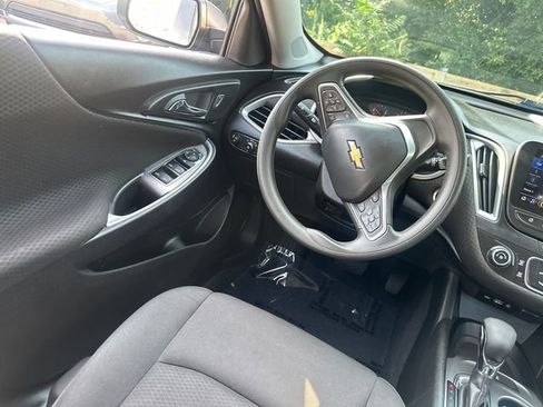 Used 2023 Chevrolet Malibu LS FWD image 19