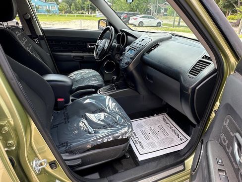Used 2013 Kia Soul + image 11