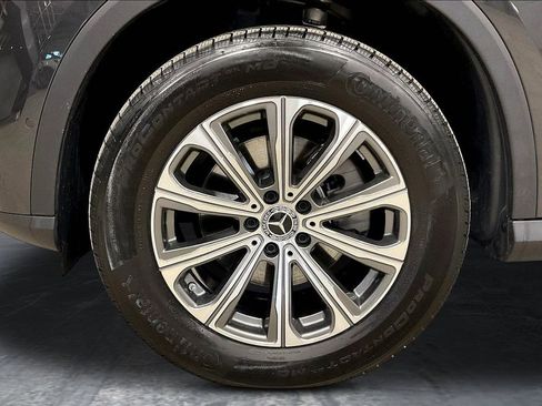 Used 2025 Mercedes-Benz GLC 300 4MATIC image 34
