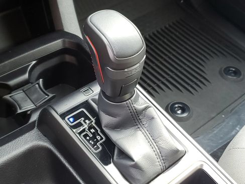 Certified 2022 Toyota Tacoma SR AWD/4WD image 30