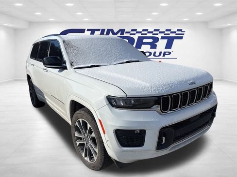 Used 2021 Jeep Grand Cherokee L Overland w/ Luxury Tech Group IV image 3