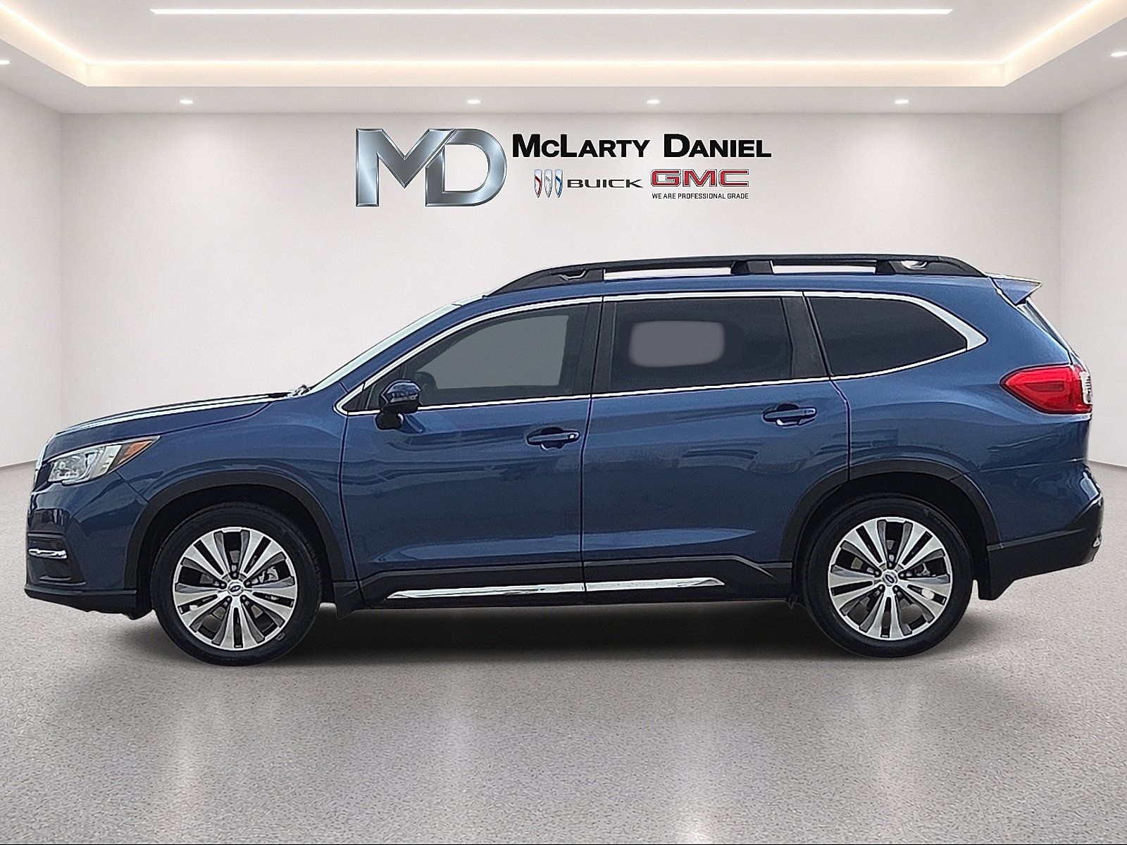 Used 2020 Subaru Ascent Limited w/ Technology Package AWD/4WD image 2
