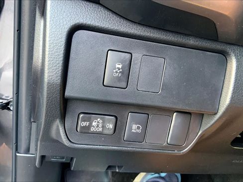 Used 2023 Toyota Tacoma SR5 RWD image 32