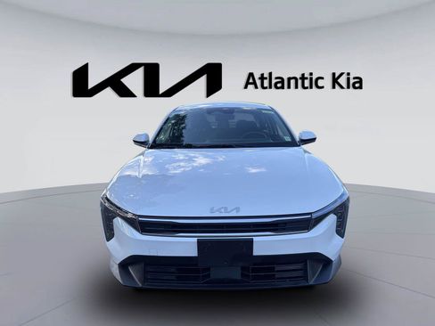 Certified 2025 Kia K4 FWD image 2