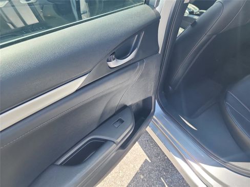 Used 2017 Honda Civic EX-L image 18