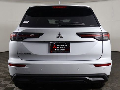New 2026 Mitsubishi Outlander ES AWD/4WD image 11