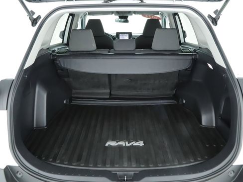 Used 2022 Toyota RAV4 XLE image 17
