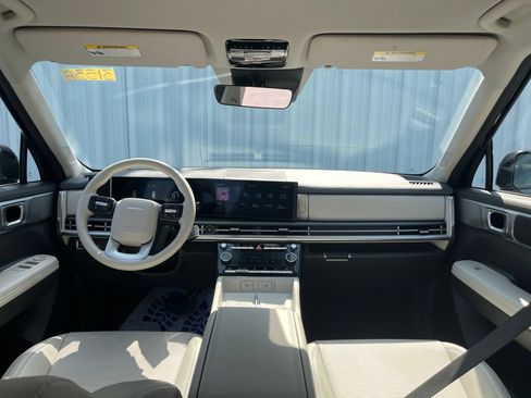 Used 2026 Hyundai Santa Fe SEL FWD image 18