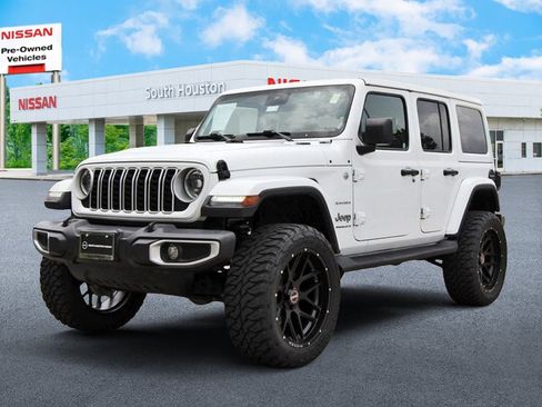 Used 2024 Jeep Wrangler Unlimited Sahara AWD/4WD image 2