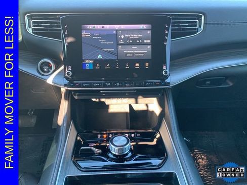 Used 2024 Jeep Wagoneer Series II w/ Flexible Seating Group image 32