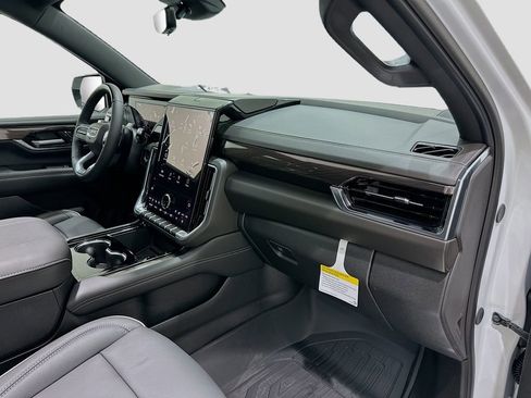 New 2026 GMC Yukon Elevation w/ Elevation Premium Package AWD/4WD image 33