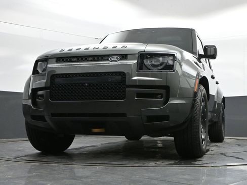 Used 2025 Land Rover Defender 110 AWD/4WD image 44