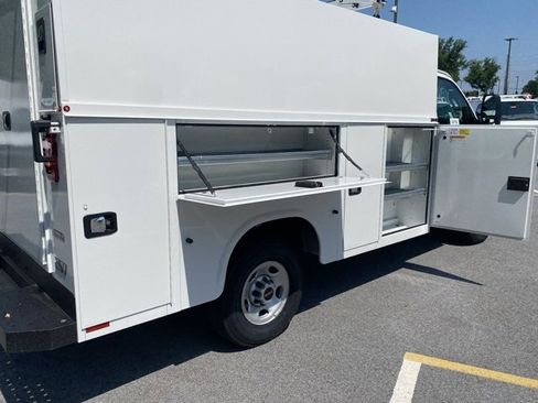 New 2024 GMC Savana 3500 w/ Power Convenience Package image 13