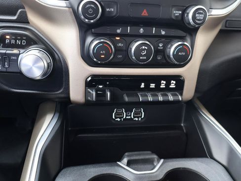 Used 2022 RAM 2500 Laramie AWD/4WD image 16