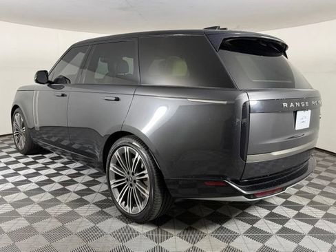 Used 2023 Land Rover Range Rover SE AWD/4WD image 4