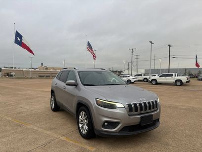 Used 2019 Jeep Cherokee Latitude w/ Popular Appearance Group