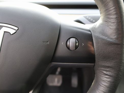 Used 2021 Tesla Model Y Long Range image 27