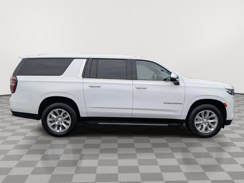 Used 2024 Chevrolet Suburban Premier RWD image 6