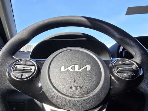 Used 2023 Kia Soul S image 24