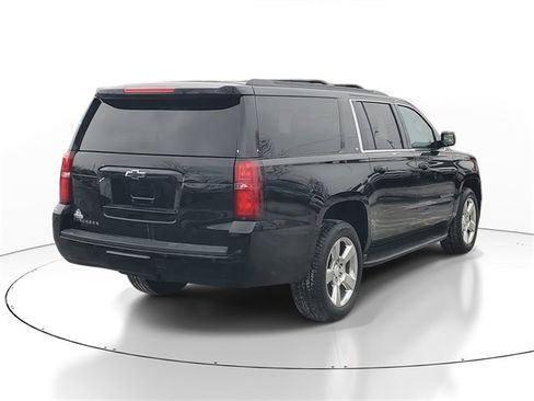 Certified 2019 Chevrolet Suburban LT image 4