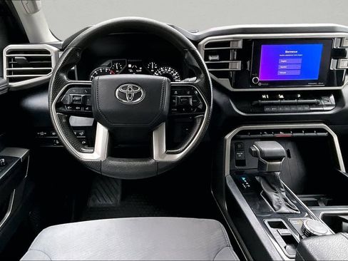 Used 2022 Toyota Tundra SR5 w/ SR5 Convenience Package AWD/4WD image 9