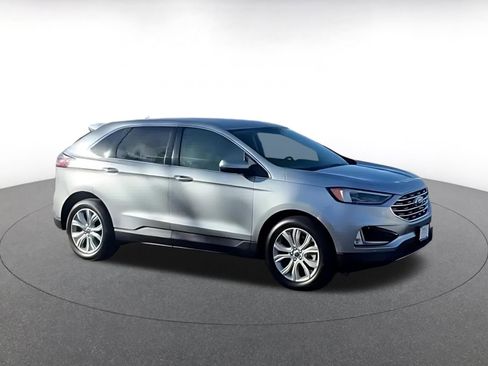 Used 2022 Ford Edge Titanium w/ Equipment Group 301A image 2