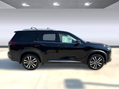 New 2025 Nissan Pathfinder Platinum w/ Cargo Package image 8