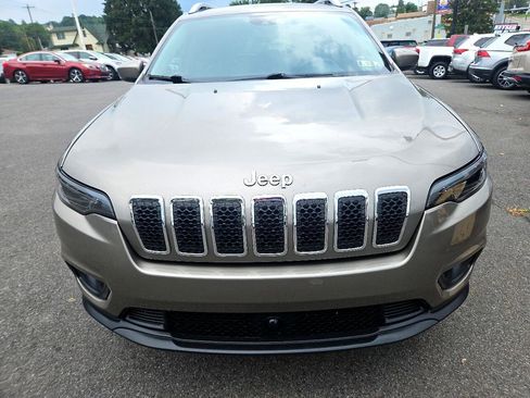 Used 2021 Jeep Cherokee Latitude Plus w/ Mopar Interior Package image 8