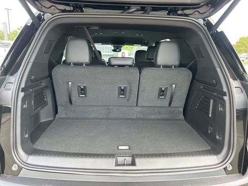 New 2026 Chevrolet Traverse LT w/ Midnight/Sport Edition FWD image 30