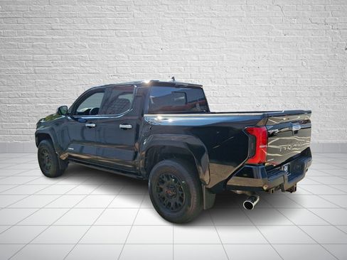 Used 2025 Toyota Tacoma Limited AWD/4WD image 4